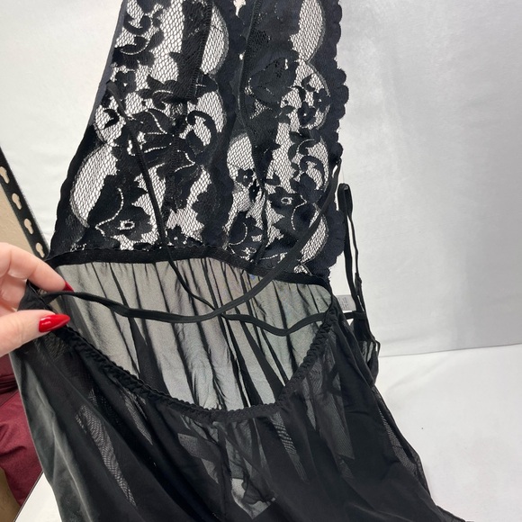 Escante Black Lace Chemise - Picture 5 of 9